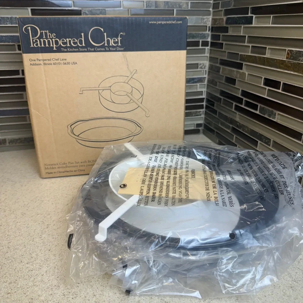 NEW The Pampered Chef Nonstick Cake Pan‎ Set (3) w/ Checkerboard Insert 9611 NIB
